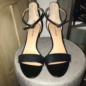 Ladies black ankle strap heels! Size 8.5w!